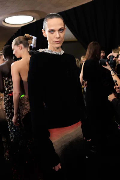 Look 28